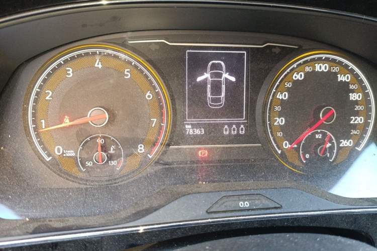 Used Volkswagen Passat 2019 330TSI Elite Edition China VI Odometer Close Up