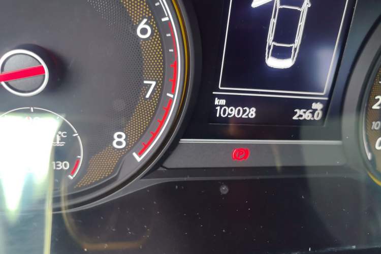 Used Volkswagen Passat 2019 280TSI Business Edition China VI Odometer Close Up