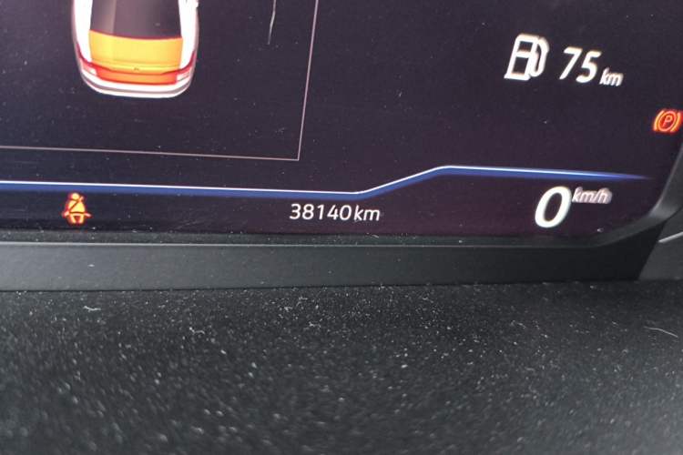 Used Volkswagen Passat 2019 330TSI Luxury Edition China VI Standard Odometer Close Up