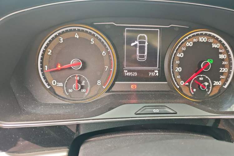 Used Volkswagen Passat 2019 280TSI Business Edition China VI Odometer Close Up