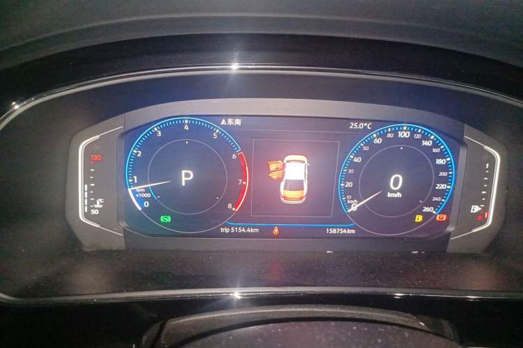Used Volkswagen Passat 2019 330TSI Luxury Edition China VI Standard Odometer Close Up