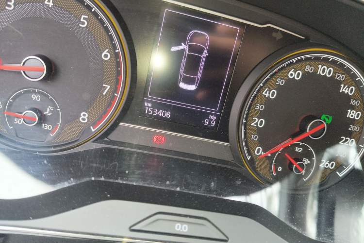Used Volkswagen Passat 2019 330TSI Elite Edition China V Standard Odometer Close Up