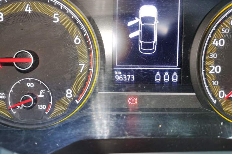 Used Volkswagen Passat 2019 280TSI Elite Edition China V Standard Odometer Close Up