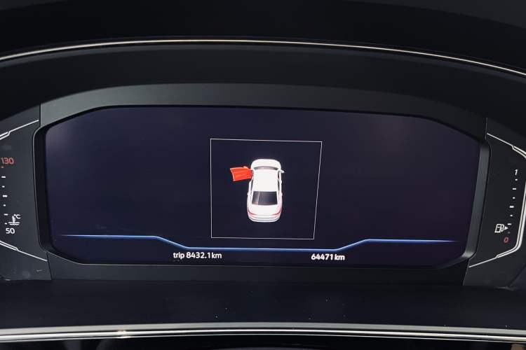 Used Volkswagen Passat 2019 380TSI Luxury Edition China VI Standard Odometer Close Up