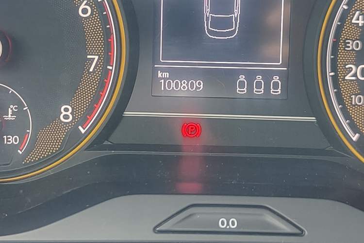 Used Volkswagen Passat 2019 280TSI Elite Edition China VI Standard Odometer Close Up