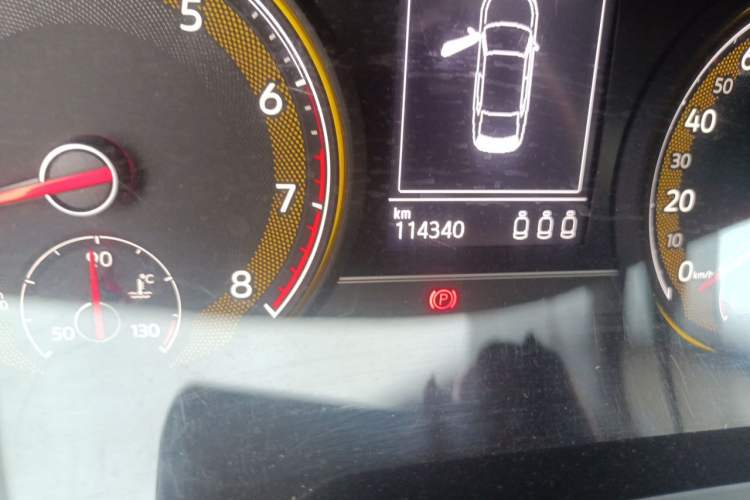 Used Volkswagen Passat 2019 330TSI Elite Edition China VI Odometer Close Up
