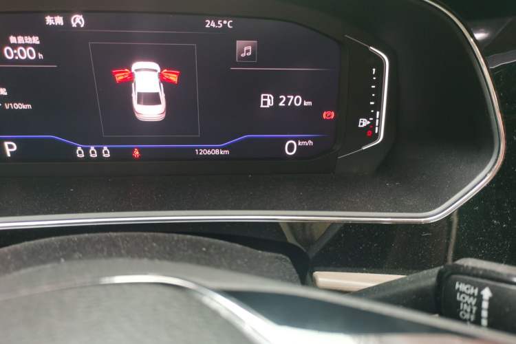 Used Volkswagen Passat 2019 330TSI Luxury Edition China VI Standard Odometer Close Up