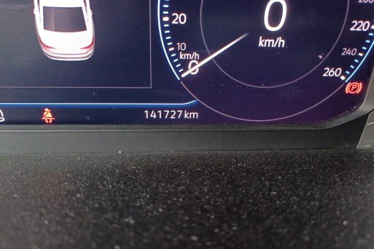 Used Volkswagen Passat 2019 330TSI Luxury Edition China VI Standard Odometer Close Up