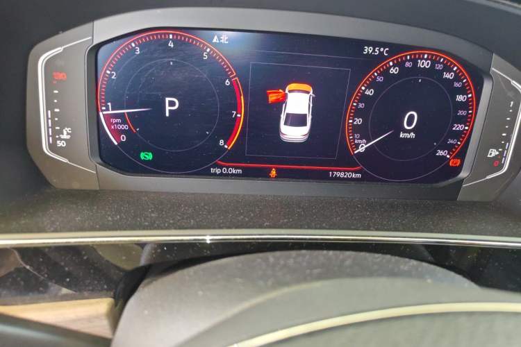 Used Volkswagen Passat 2019 330TSI Luxury Edition China VI Standard Odometer Close Up