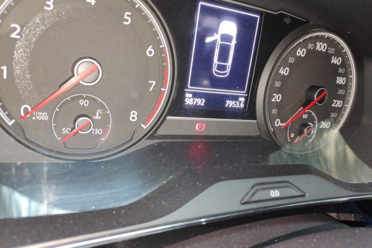 Used Volkswagen Passat 2019 330TSI Elite Edition China VI Odometer Close Up
