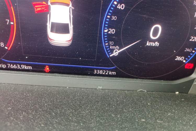 Used Volkswagen Passat 2019 330TSI Luxury Edition China VI Standard Odometer Close Up