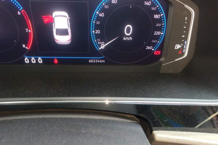 Used Volkswagen Passat 2019 330TSI Luxury Edition China VI Standard Odometer Close Up