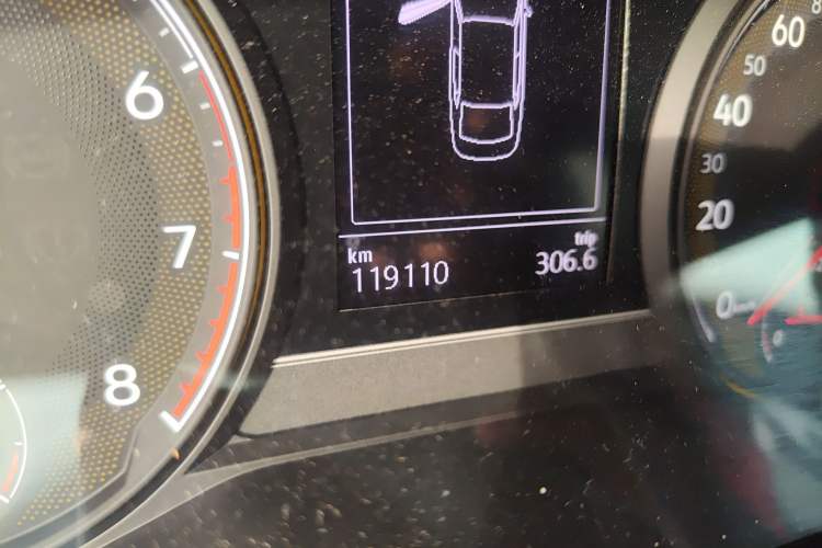 Used Volkswagen Passat 2019 330TSI Elite Edition China V Standard Odometer Close Up