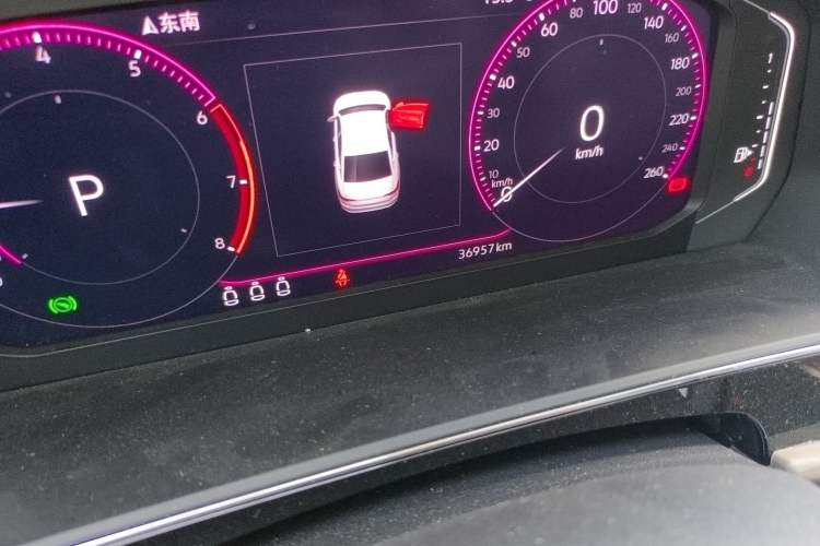 Used Volkswagen Passat 2019 380TSI Luxury Edition China VI Standard Odometer Close Up