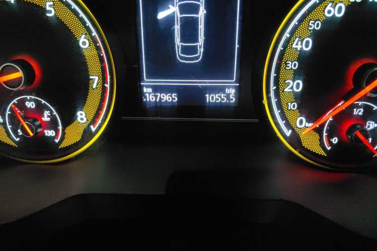 Used Volkswagen Passat 2019 330TSI Elite Edition China V Standard Odometer Close Up