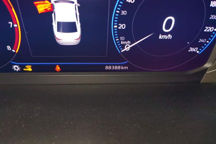 Used Volkswagen Passat 2019 330TSI Luxury Edition China VI Standard Odometer Close Up