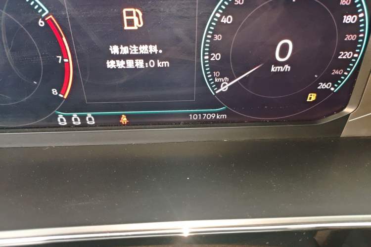 Used Volkswagen Passat 2019 330TSI Luxury Edition China VI Standard Odometer Close Up