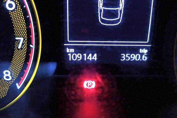 Used Volkswagen Passat 2019 280TSI Business Edition China VI Odometer Close Up
