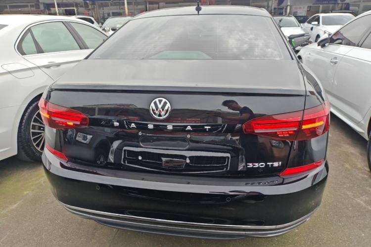 Used Volkswagen Passat 2019 330TSI Elite Edition China VI Rear