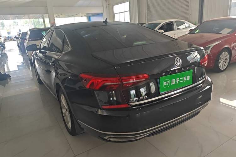 Used Volkswagen Passat 2019 330TSI Elite Edition China VI Rear Left 45 Deg