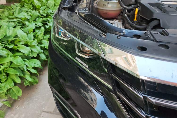 Used Volkswagen Passat 2019 330TSI Elite Edition China VI Right Front Headlight