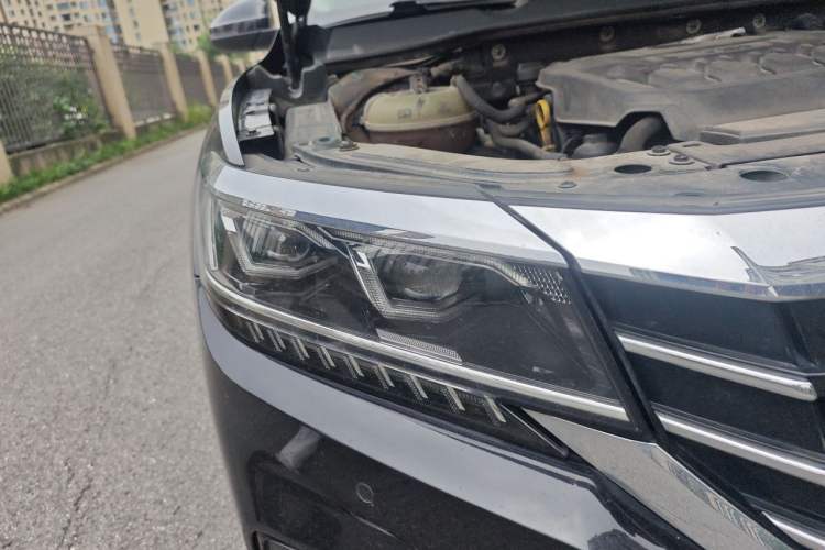 Used Volkswagen Passat 2019 330TSI Luxury Edition China V Standard Right Front Headlight
