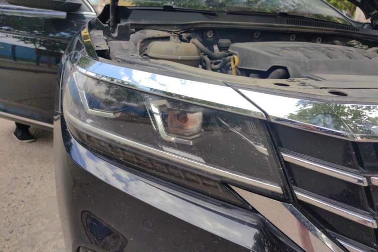 Used Volkswagen Passat 2019 330TSI Elite Edition China VI Right Front Headlight