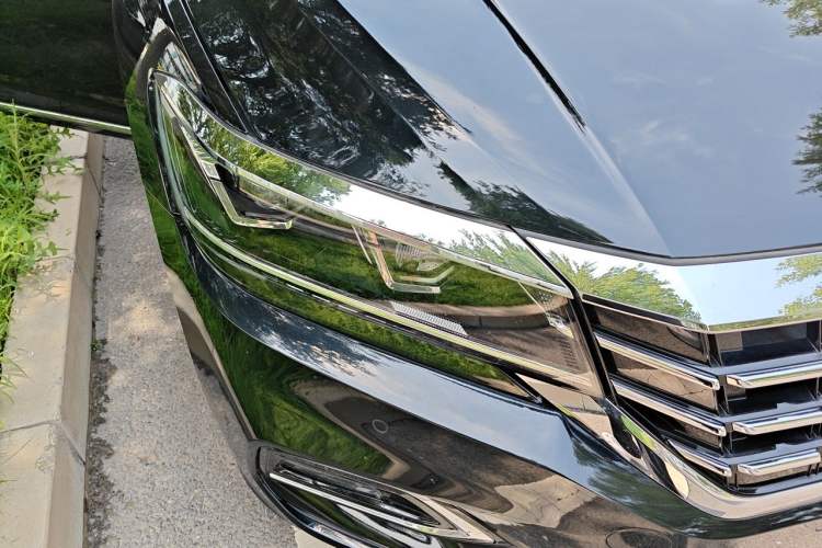 Used Volkswagen Passat 2019 330TSI Elite Edition China VI Right Front Headlight