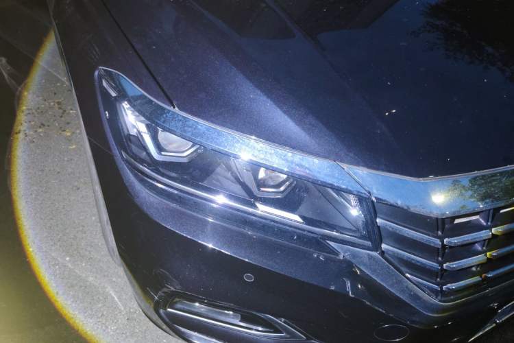 Used Volkswagen Passat 2019 330TSI Elite Edition China VI Right Front Headlight