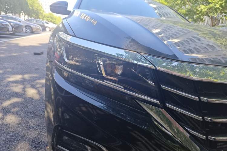 Used Volkswagen Passat 2019 330TSI Elite Edition China VI Right Front Headlight