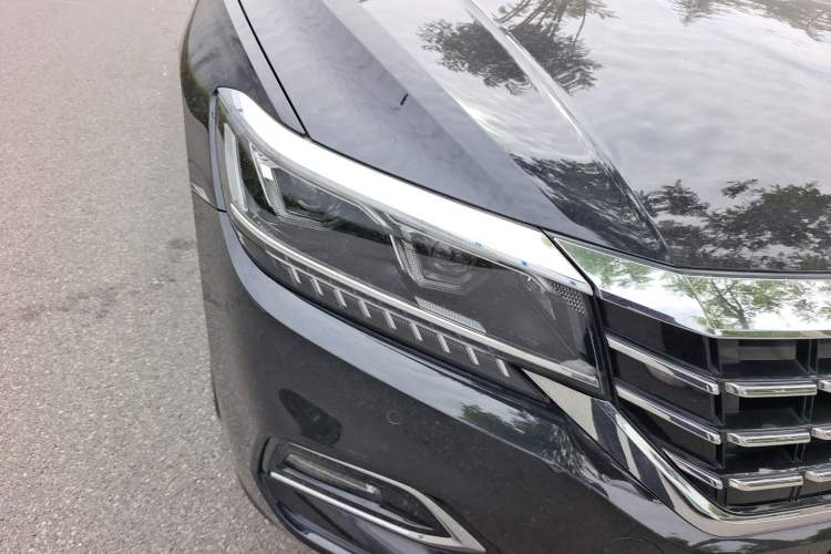 Used Volkswagen Passat 2019 380TSI Prestige Edition China VI Standard Right Front Headlight