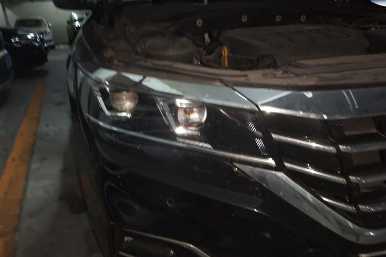 Used Volkswagen Passat 2019 330TSI Elite Edition China VI Right Front Headlight