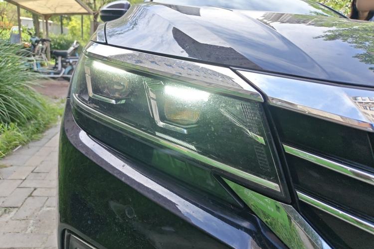 Used Volkswagen Passat 2019 330TSI Elite Edition China VI Right Front Headlight