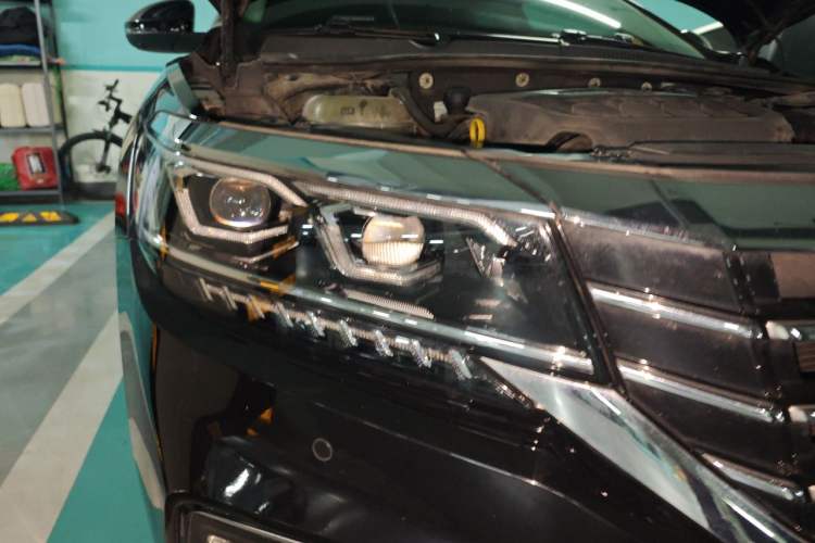 Used Volkswagen Passat 2019 330TSI Prestige Edition China VI Standard Right Front Headlight