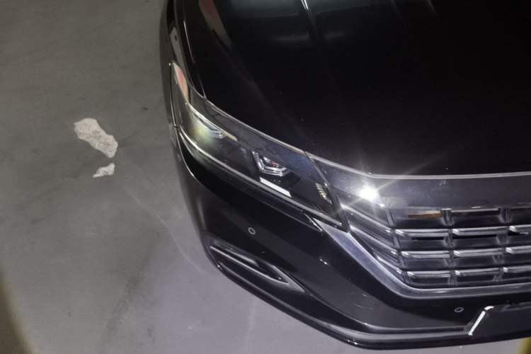 Used Volkswagen Passat 2019 330TSI Elite Edition China VI Right Front Headlight