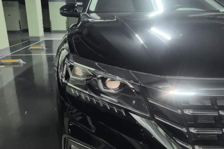 Used Volkswagen Passat 2019 330TSI Luxury Edition China VI Standard Right Front Headlight