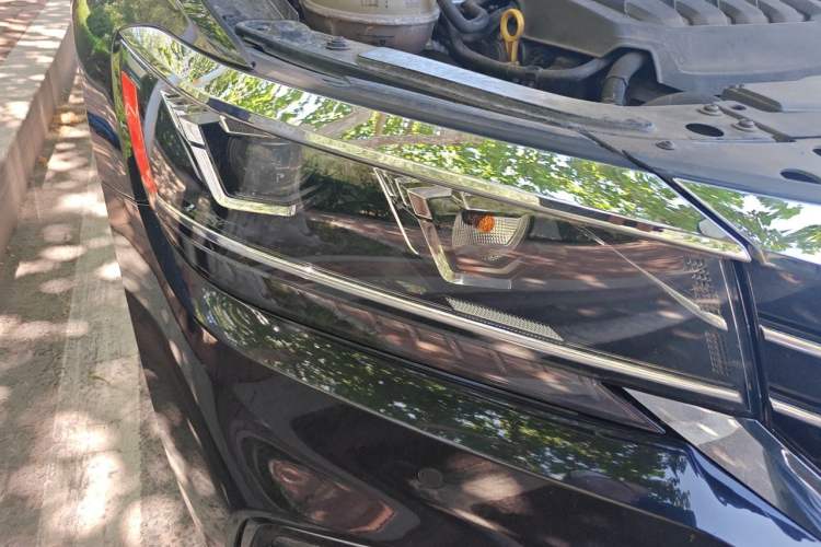 Used Volkswagen Passat 2019 330TSI Elite Edition China VI Right Front Headlight