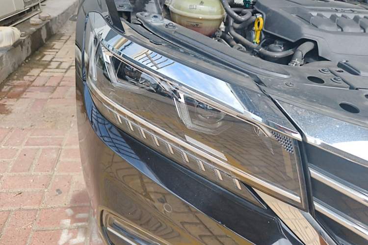 Used Volkswagen Passat 2019 330TSI Luxury Edition China VI Standard Right Front Headlight