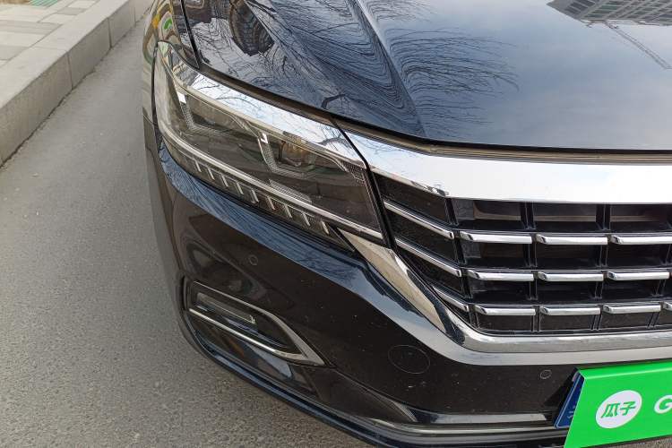 Used Volkswagen Passat 2019 330TSI Luxury Edition China VI Standard Right Front Headlight