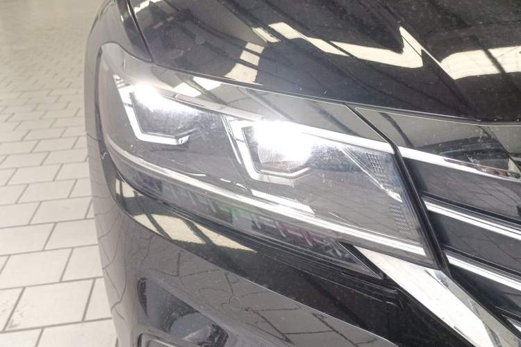 Used Volkswagen Passat 2019 330TSI Elite Edition China V Standard Right Front Headlight