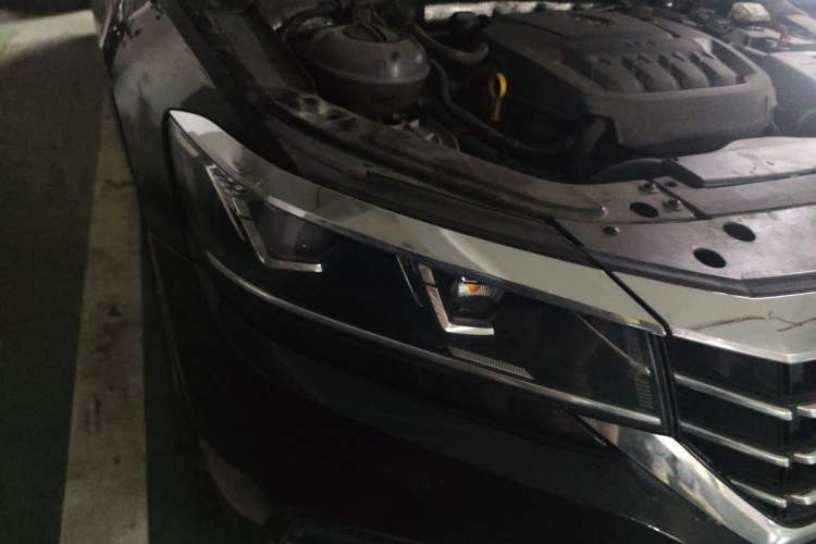 Used Volkswagen Passat 2019 330TSI Elite Edition China VI Right Front Headlight