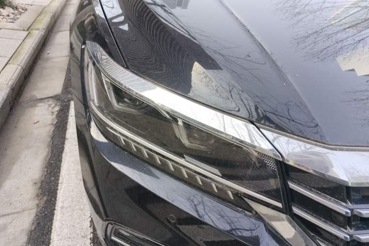 Used Volkswagen Passat 2019 380TSI Luxury Edition China VI Standard Right Front Headlight