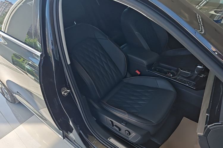 Used Volkswagen Passat 2019 330TSI Prestige Edition China VI Standard Right Front Seat