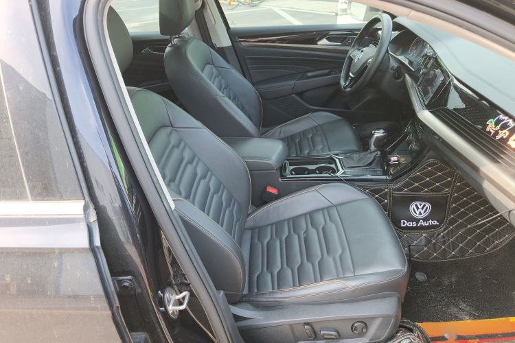 Used Volkswagen Passat 2019 330TSI Elite Edition China VI Right Front Seat