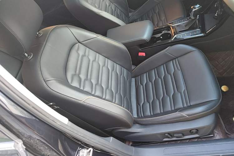 Used Volkswagen Passat 2019 330TSI Elite Edition China VI Right Front Seat