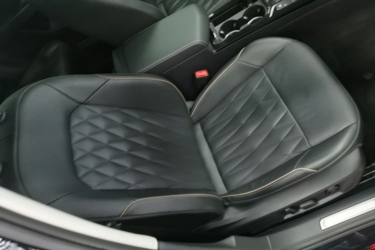 Used Volkswagen Passat 2019 330TSI Luxury Edition China VI Standard Right Front Seat