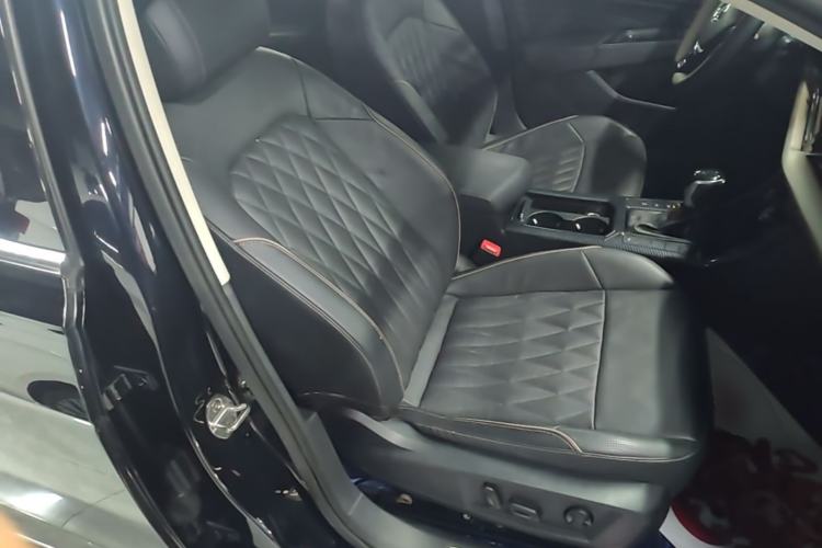 Used Volkswagen Passat 2019 330TSI Luxury Edition China VI Standard Right Front Seat