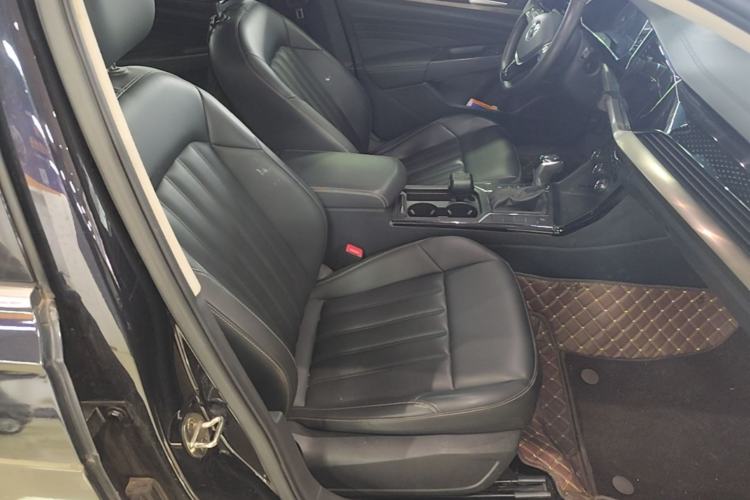 Used Volkswagen Passat 2019 280TSI Business Edition China VI Right Front Seat