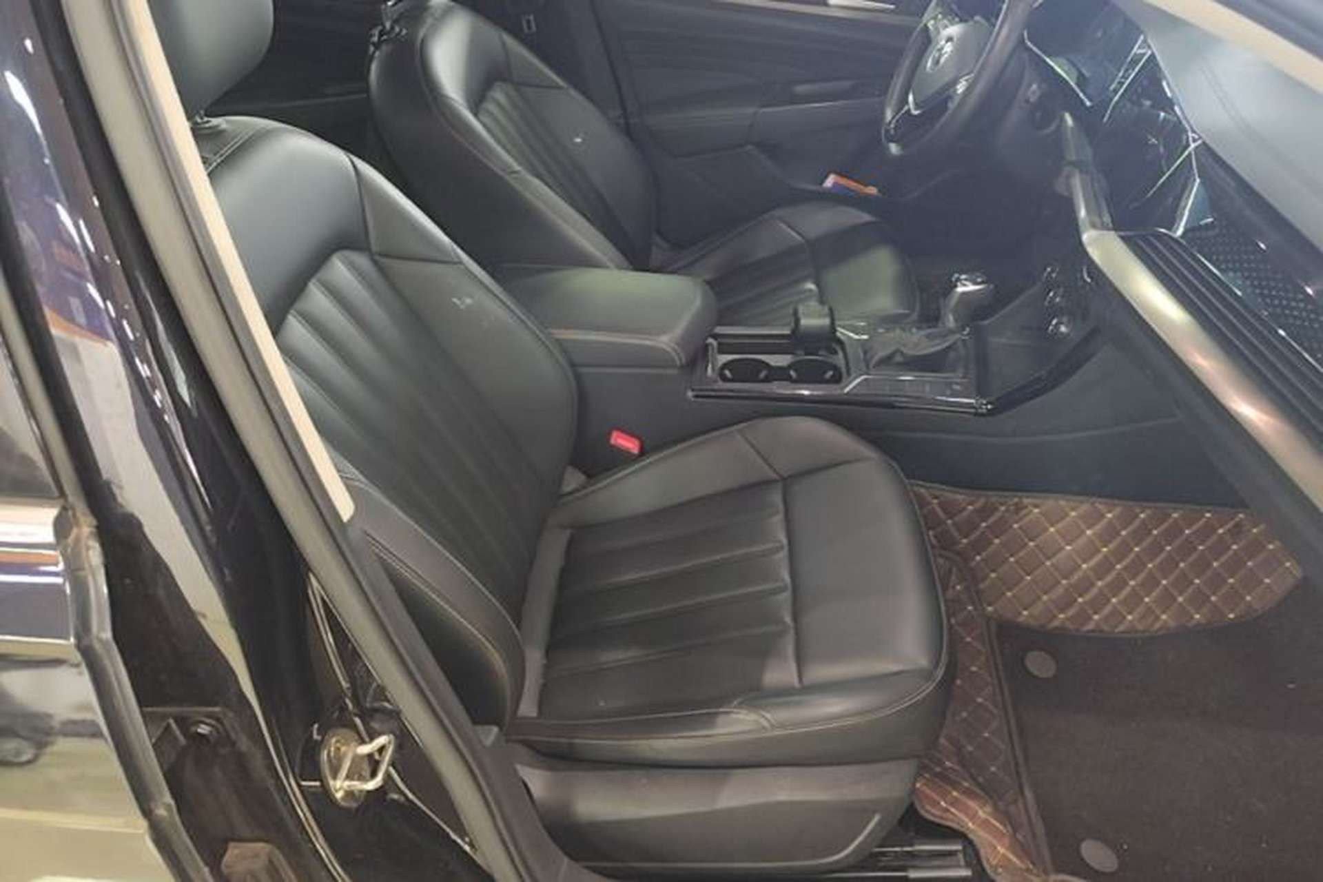 Used Volkswagen Passat 2019 280TSI Business Edition China VI Right Front Seat