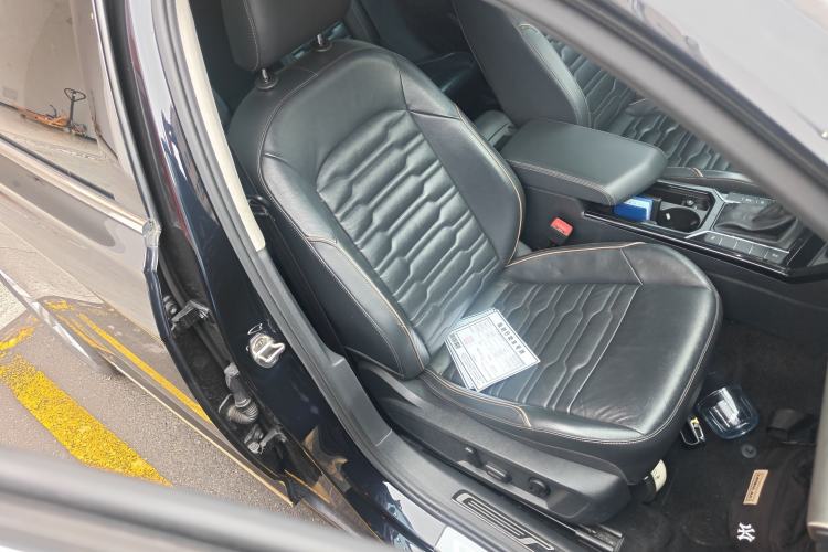 Used Volkswagen Passat 2019 330TSI Elite Edition China VI Right Front Seat